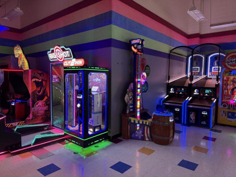 Big Shot, Cut 2 Win and hoop shoot games in the arcade